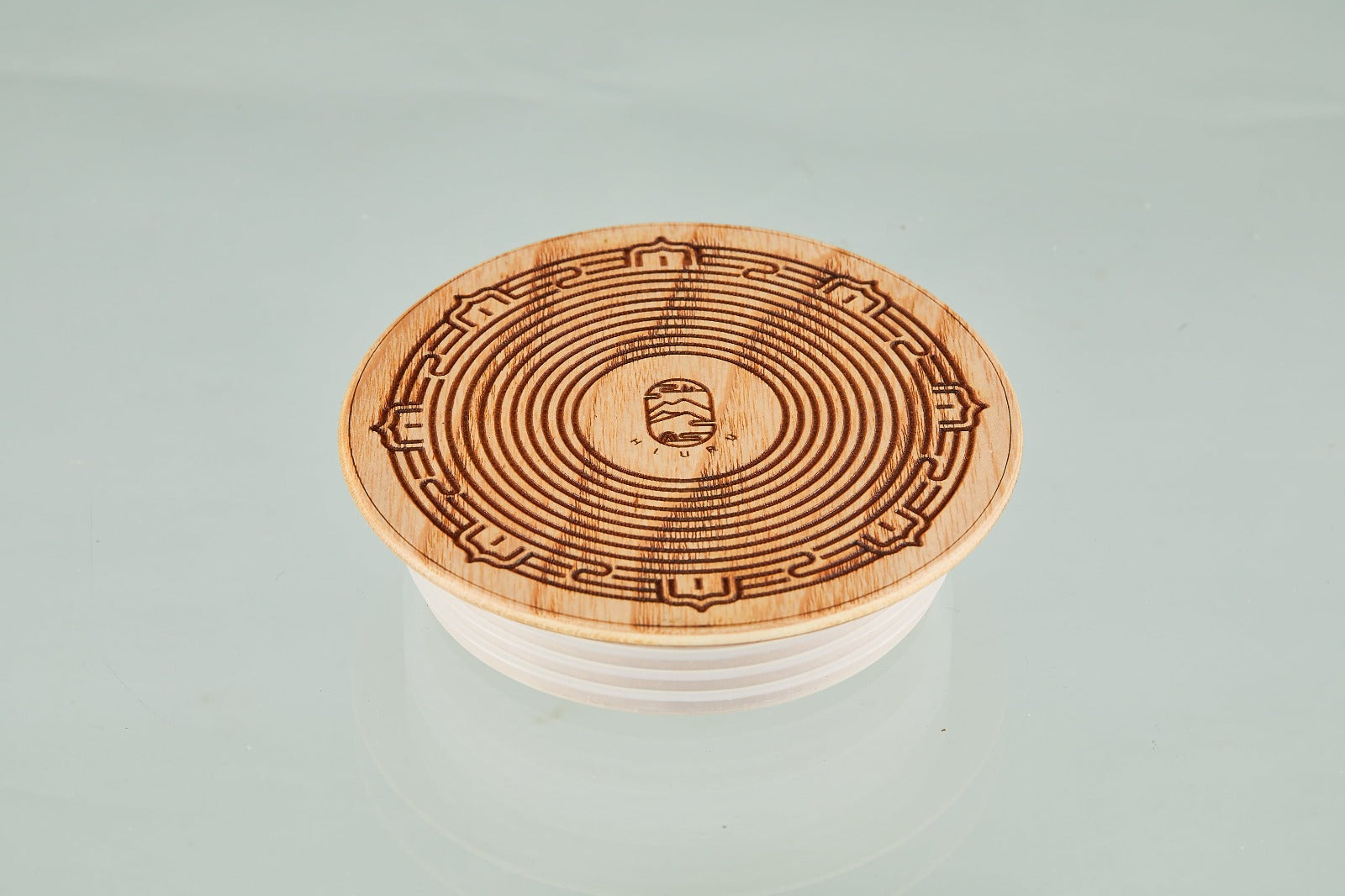 White 14-Inch Titanium Singing Drum in D-Major (432Hz) – Notes: #F3, G3, A3, B3, #C4, D4, E4, #F4, G4, A4, B4, #C5, D5, E5, #F5