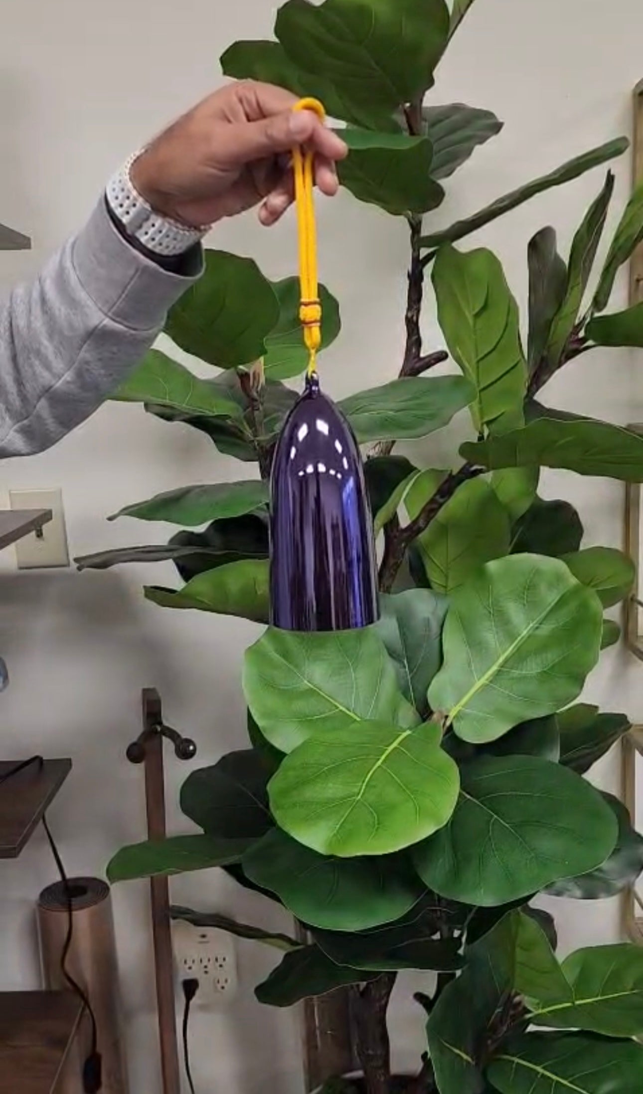 432HZ 3.8” Crown Chakra Purple B5 Crystal Bell Yoga Meditation Clear Crystal Singing Bowl with Striker