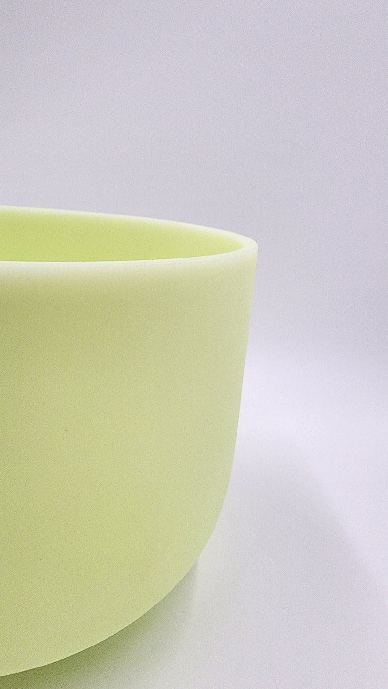 Elevate Your Meditation with the Enchanting 8" Emerald Crystal Singing Bowl in C Note - Experience the Harmonic Power of Green - Thecosmicaccess