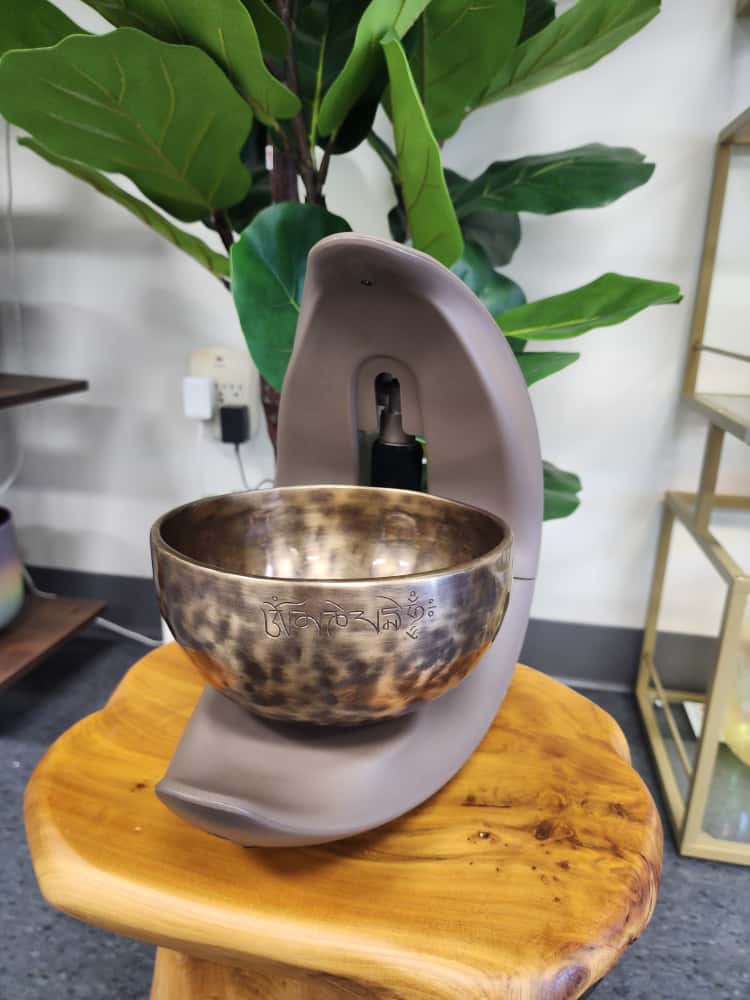 Self-Playing Singing Bowl with Hand-Hammered Brass Bowl – Adjustable Timer | Ideal for Sound Baths, Meditation & Healing Spaces
