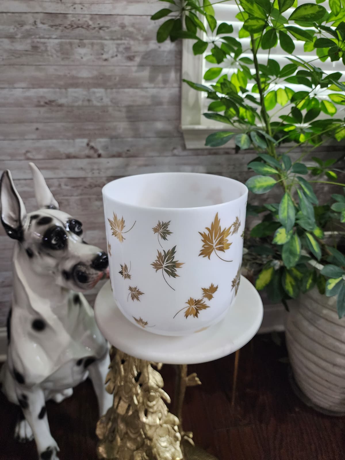 7 inches Opal Gem fused Crystal Singing Bowl w/ Real Gold Maple Leaf Pattern includes Padded Secure Case, O-ring, and Striker