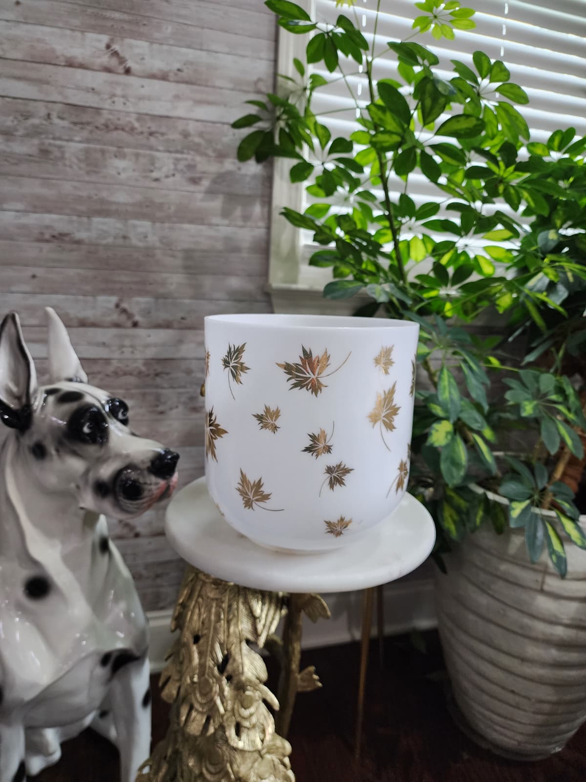 7 inches Opal Gem fused Crystal Singing Bowl w/ Real Gold Maple Leaf Pattern includes Padded Secure Case, O-ring, and Striker