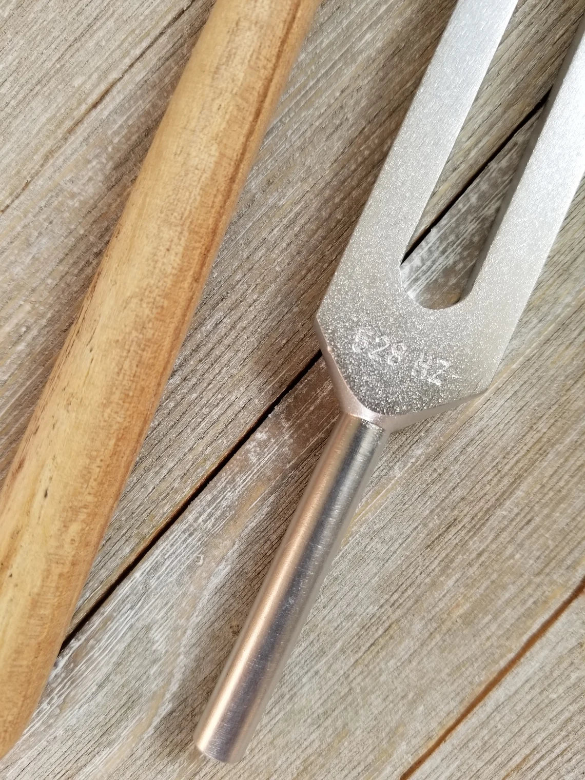 Solfeggio Frequency 528Hz Tuning Fork Set for Healing and Meditation - Complete with Striker and Bag - Thecosmicaccess