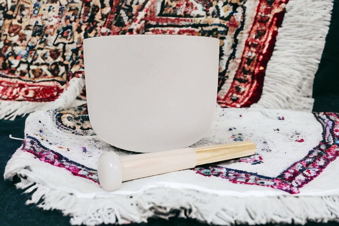 Transform Your Soul's Harmony with the Perfect Pitch E Note 10" White Crystal Singing Bowl with Padded Case - Unleash the Power of Resonance - Thecosmicaccess