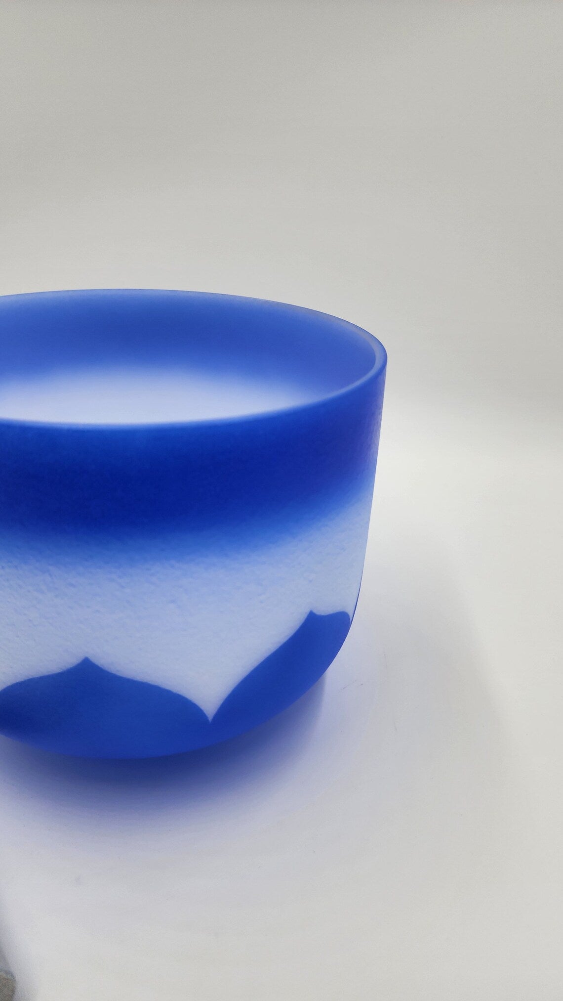Mystic Azure Dreams: 432Hz 8-Inch A Note Third Eye Chakra Navy Blue and White Rainbow Lotus Crystal Singing Bowl with Striker and O-ring - Thecosmicaccess