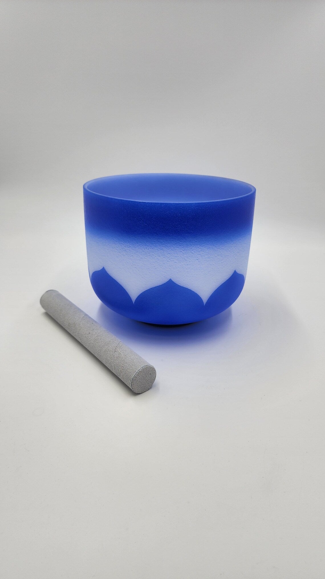 Mystic Azure Dreams: 432Hz 8-Inch A Note Third Eye Chakra Navy Blue and White Rainbow Lotus Crystal Singing Bowl with Striker and O-ring - Thecosmicaccess