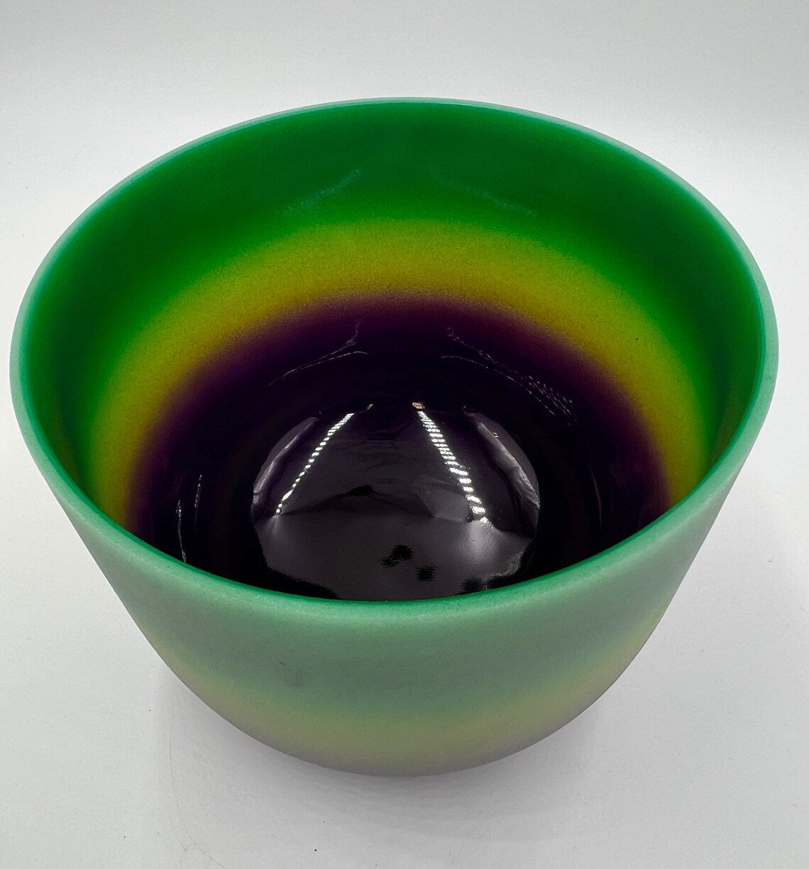 432Hz 9 inch F Note Heart Green Rainbow Color Chakra Crystal Singing Bowl with Striker and O-ring - Thecosmicaccess