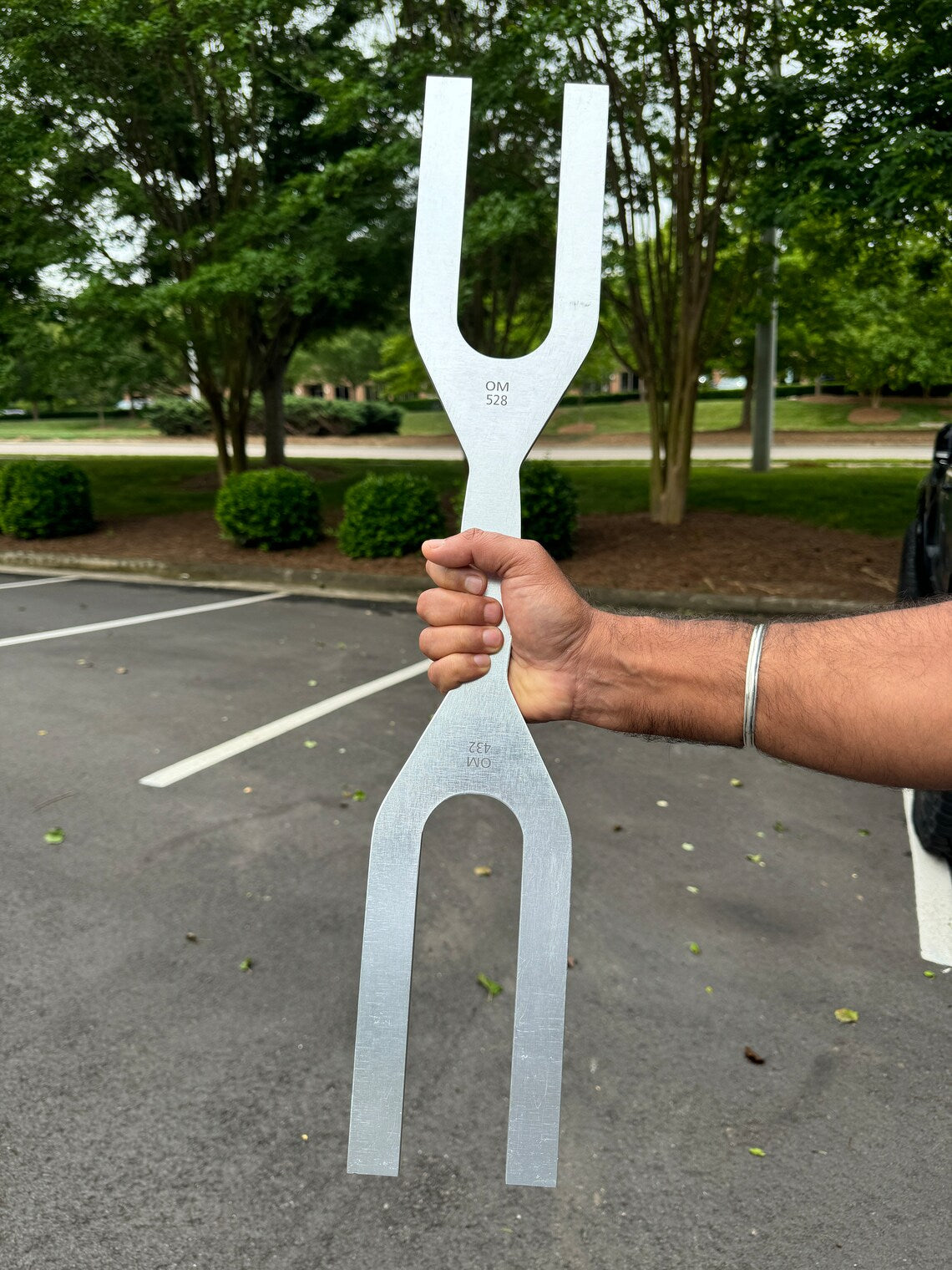 Universal Alignment 27" Big Om Tuning Fork with Striker - Dual Frequencies 432 Hz and 528 Hz for Cosmic Enlightenment