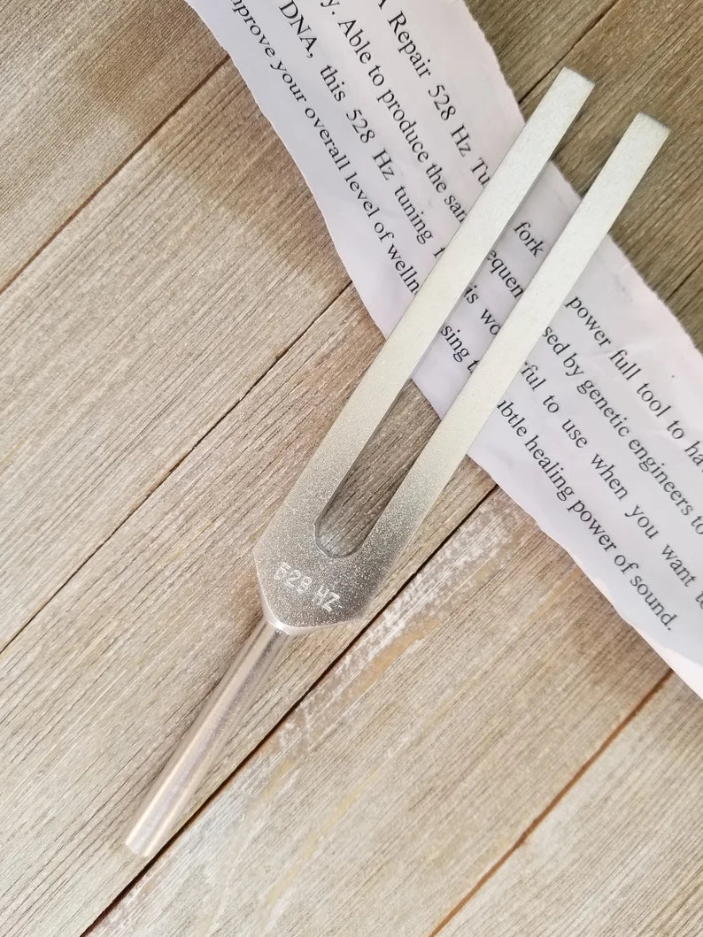 Solfeggio Frequency 528Hz Tuning Fork Set for Healing and Meditation - Complete with Striker and Bag - Thecosmicaccess