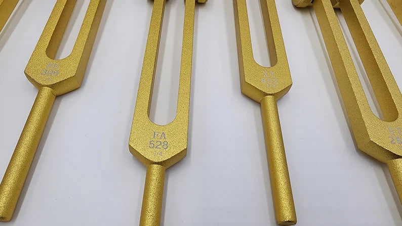 Professionally Tuned 9 Set Solfeggio Frequencies Weighted Gold Color Tuning Fork Set For Vibration Biofield with Striker and Velvet Bag