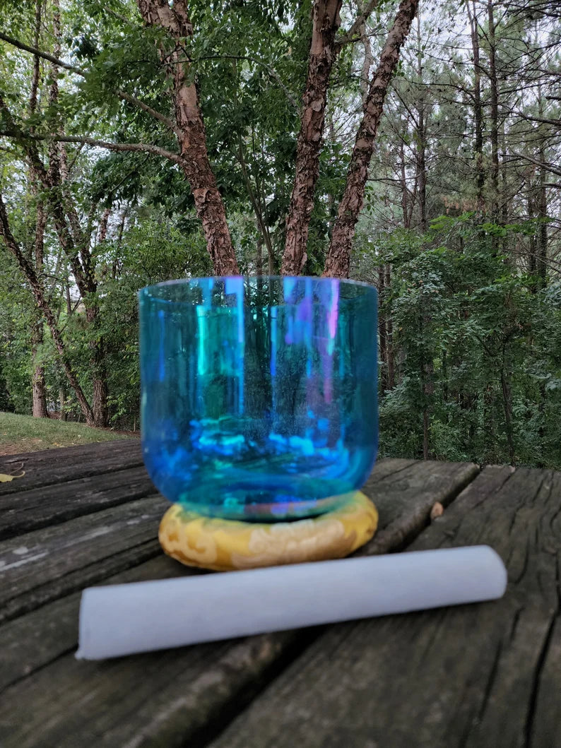 Enhance Your Meditation: 432Hz Perfect Pitch 7" Blue G Note Chakra Clear Crystal Singing Bowl with Secure case, Silk-O-ring, Suede Mallet - Thecosmicaccess