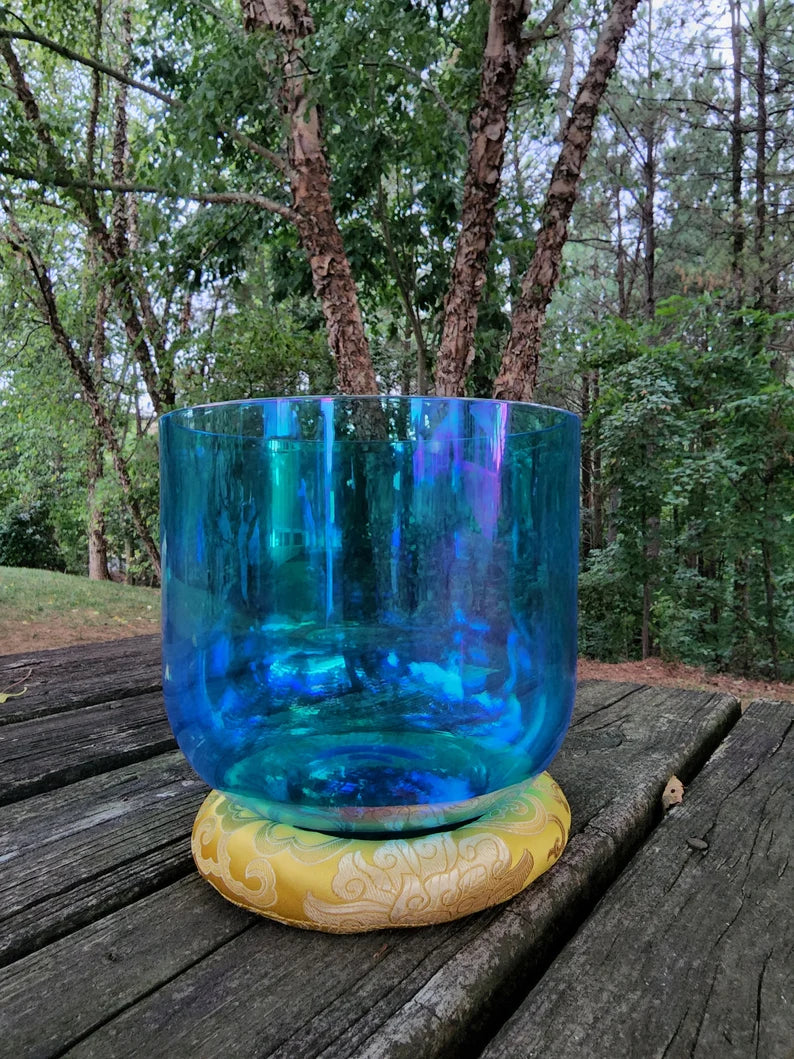 Enhance Your Meditation: 432Hz Perfect Pitch 7" Blue G Note Chakra Clear Crystal Singing Bowl with Secure case, Silk-O-ring, Suede Mallet - Thecosmicaccess
