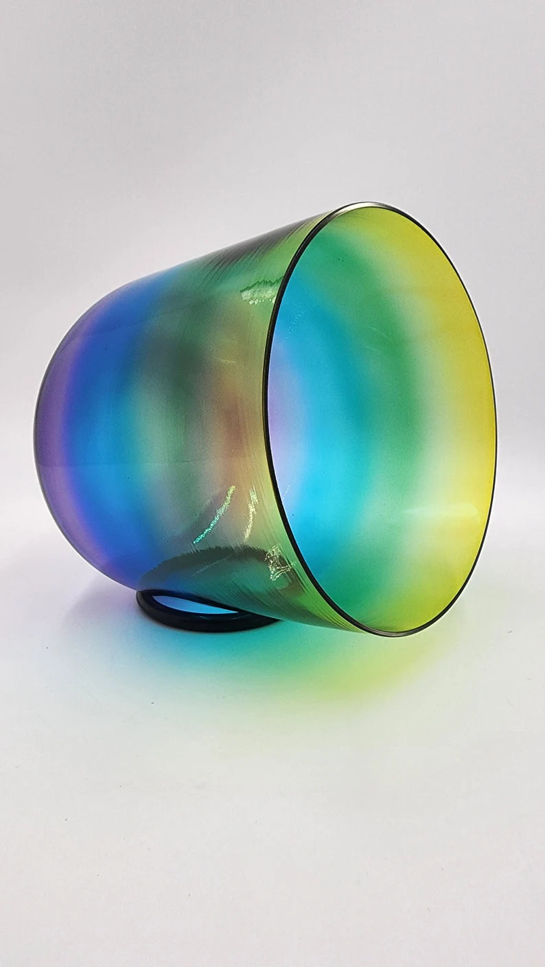 Celestial Harmonies: The Enchanting Aura of the 7" D# Note Chroma Aurora Clear Crystal Singing Bowl - Thecosmicaccess