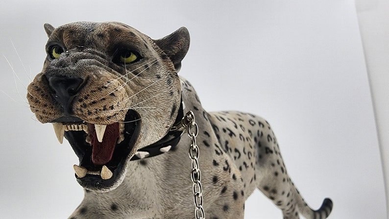 Handmade Leopard Statue for Home Décor - Intricately Detailed Resin Decorations for Desk - Thecosmicaccess