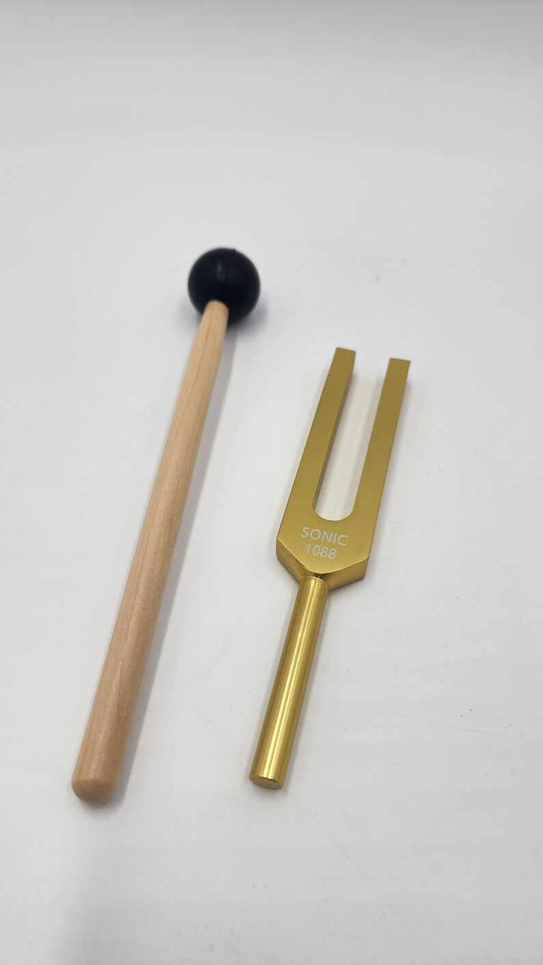 Harmonizing Energies: The Sonic Gold Color Om Tuning Fork for Crystal and Space Renewal with Striker