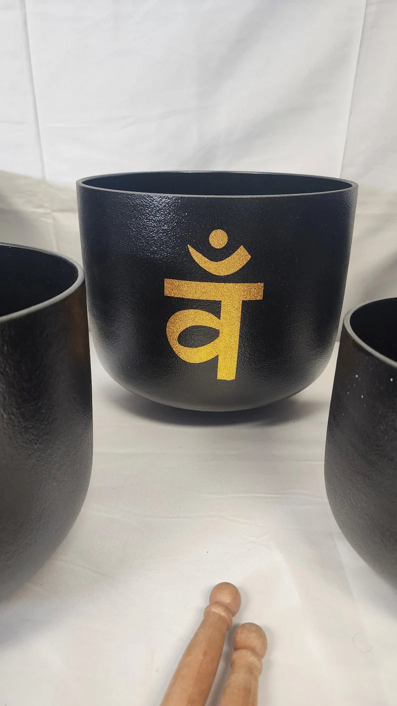 Harmony Unveiled: 432Hz Perfect Pitch Chakra Crystal Singing Bowls Set in Elegant Black with Gold Sanskrit Chakra Symbols