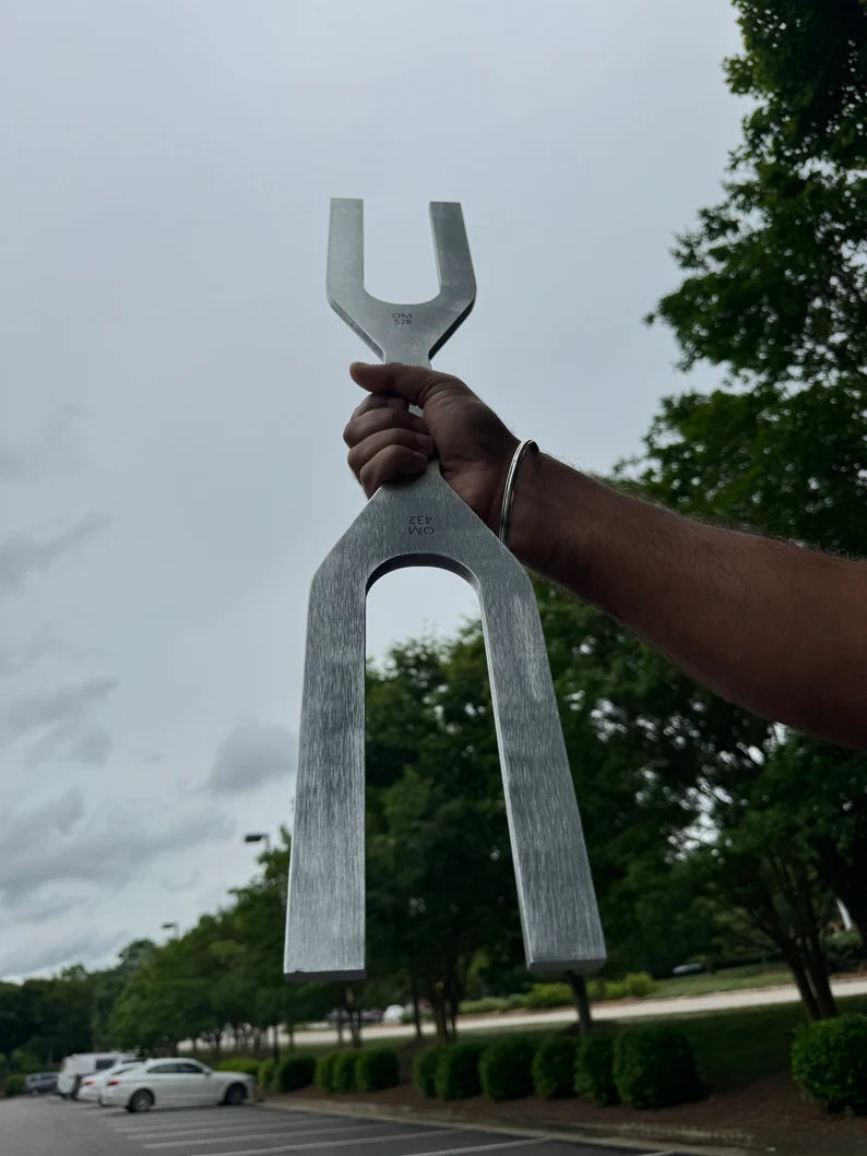 Universal Alignment 27" Big Om Tuning Fork with Striker - Dual Frequencies 432 Hz and 528 Hz for Cosmic Enlightenment