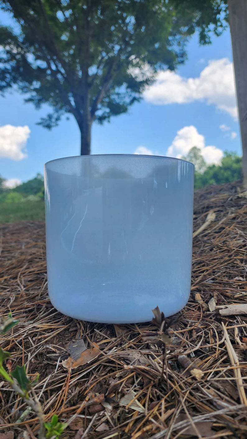 432Hz 7 Inch Chakra A Note Angel Aura Quartz Crystal Singing Bowl with Padded Secure Case, Striker, and O-ring