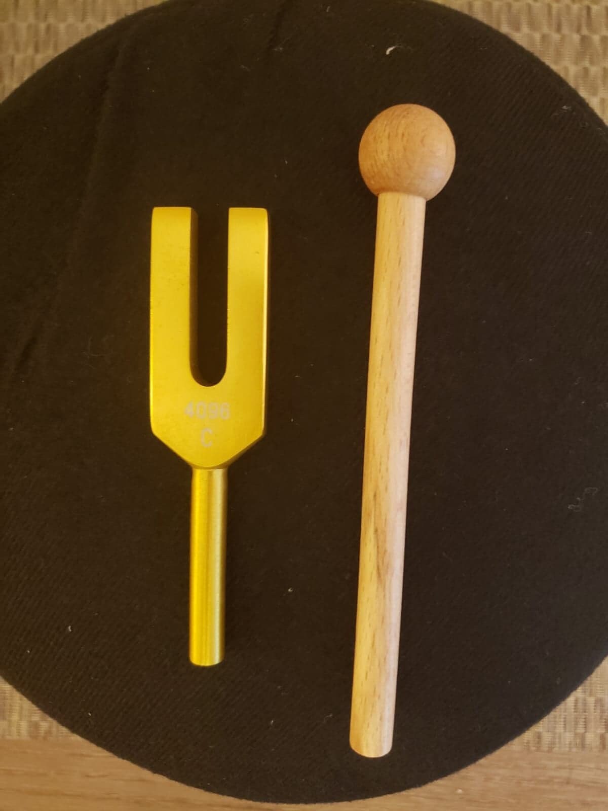 4096 Crystal Tuning fork with Mallet and Pouch - Thecosmicaccess