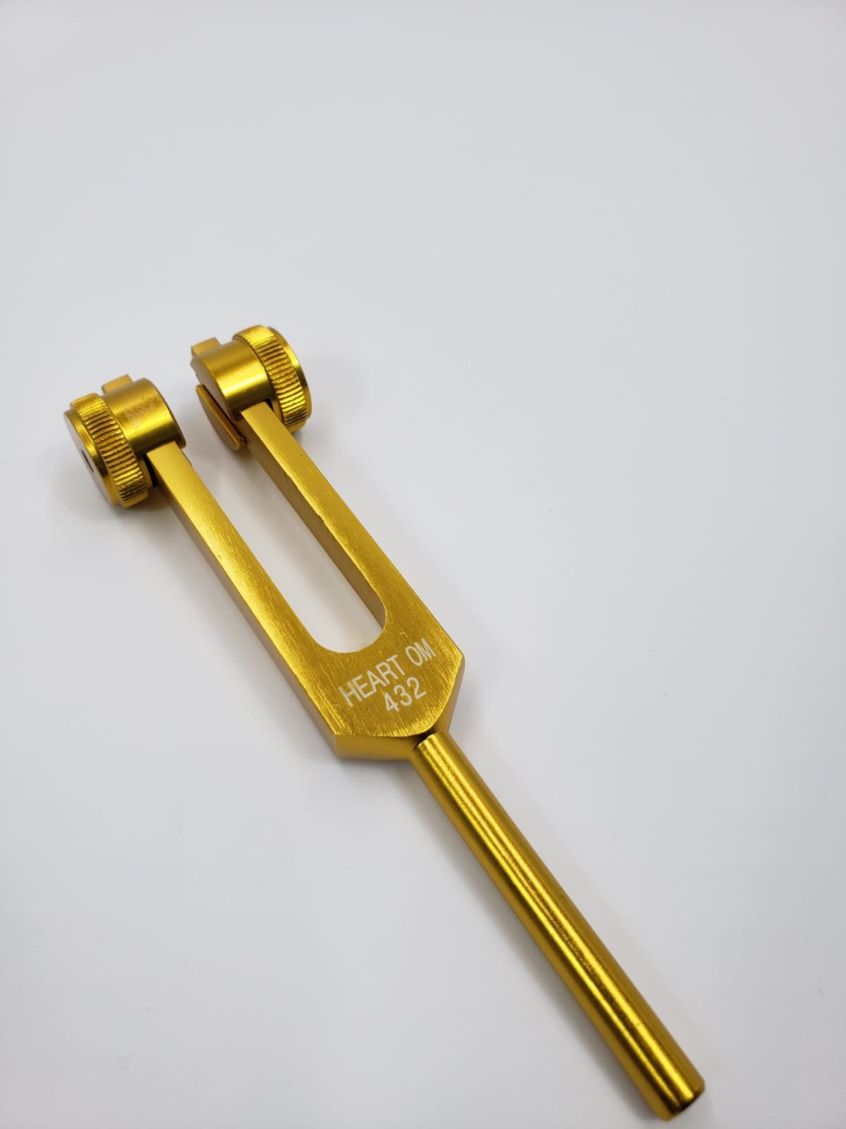 432Hz Weighted Gold Finish Tuning Fork with Mallet/Striker - Thecosmicaccess