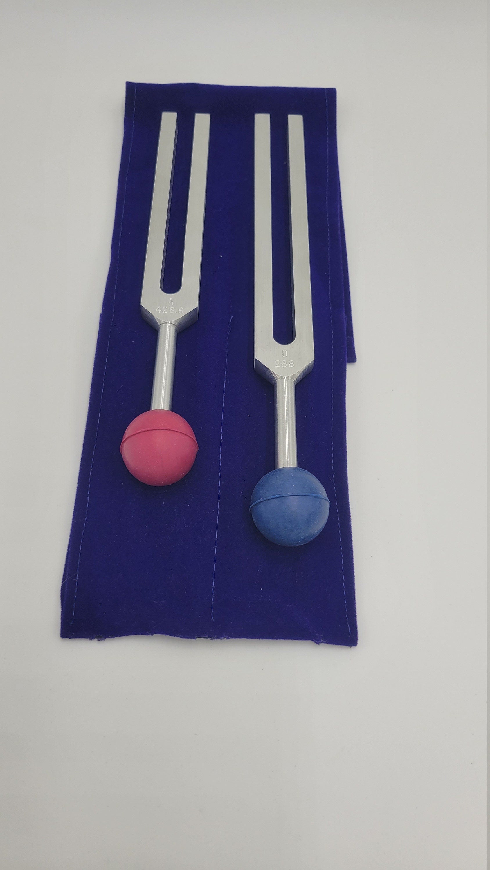 D 288Hz & A 426.7Hz Chakra Healing Therapy Tuning Forks with Color Removable Balls Mallet and Velvet Bag - Thecosmicaccess