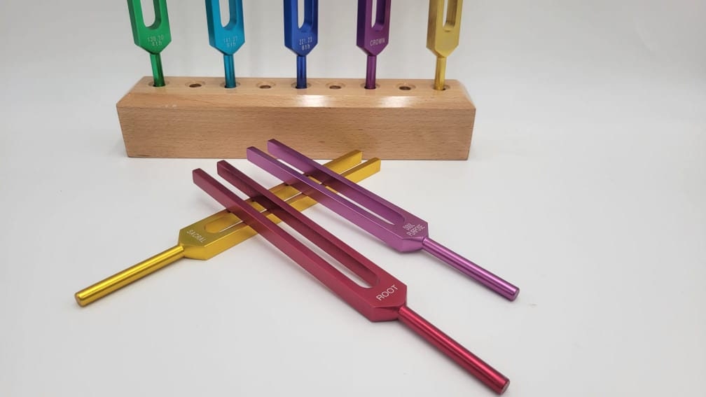 Chakra Set of 8 DYNAMIC Unweighted COLOR Healing Tuning Fork with Solid Wood Tuning Fork Holder a Bag and 4 Strikers - Thecosmicaccess