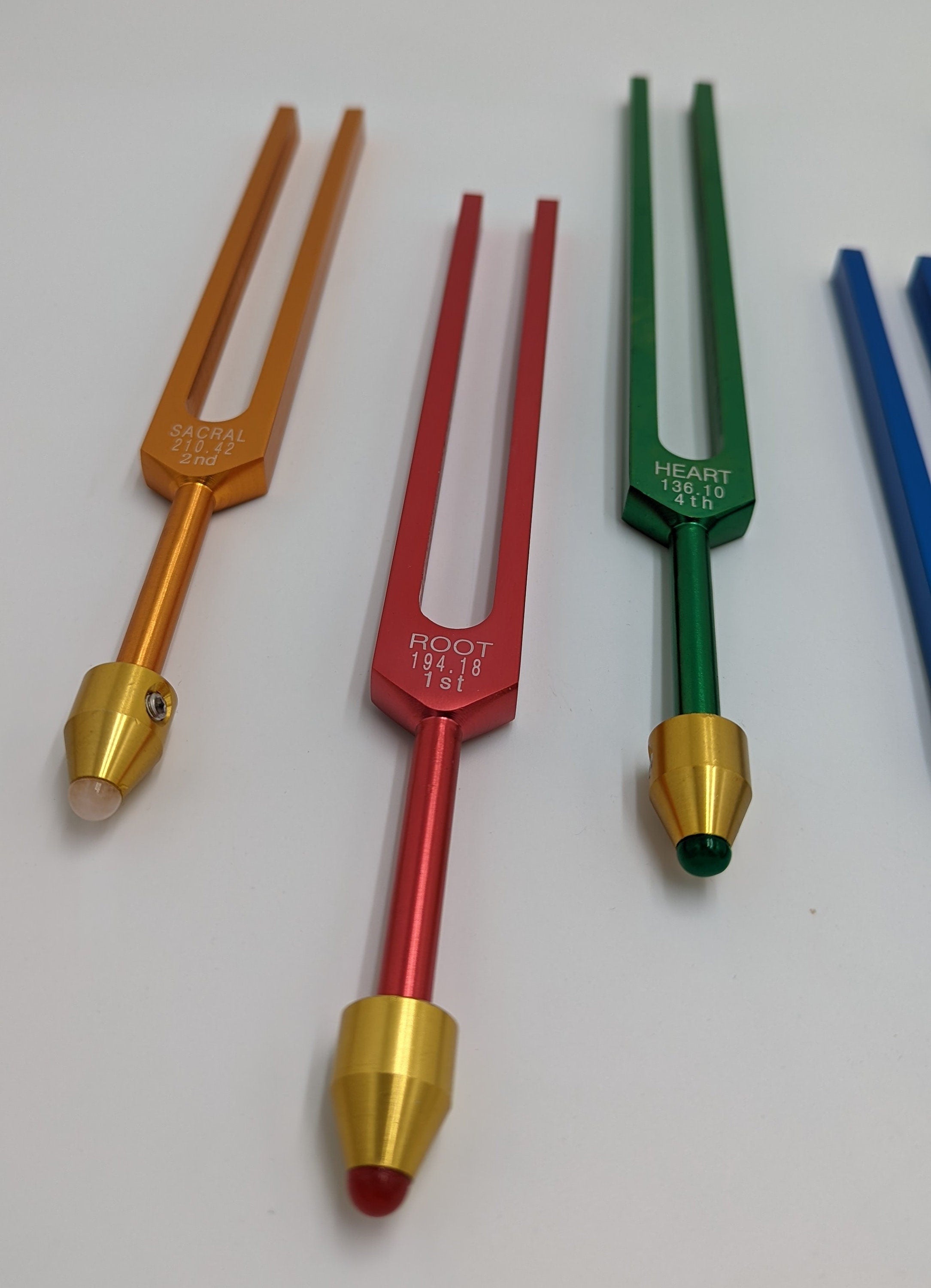 Chakra Color UnWeighted Tuning Fork Set of 8 with 8 GEM AMPLITUDES, Individually Marked Chakra Sign Bags and 8 Mallets Includes Soul Purpose - Thecosmicaccess
