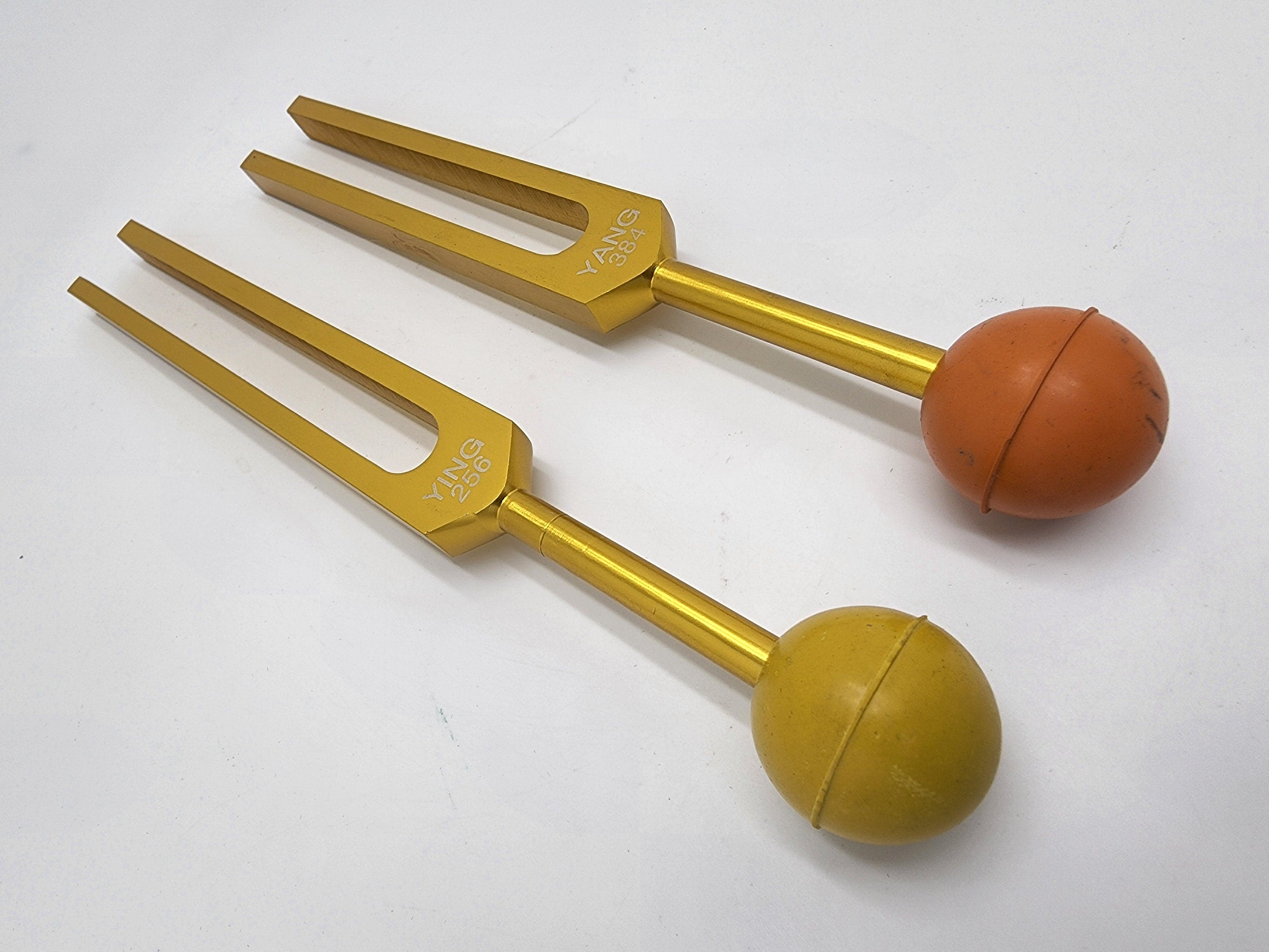 Professionally Tuned Fifth Harmonic Unweighted Gold Color Yin Yang Tuning Tune Fork Set C 256 G 384 with Removable Gem Feet / Rubber Balls - Thecosmicaccess