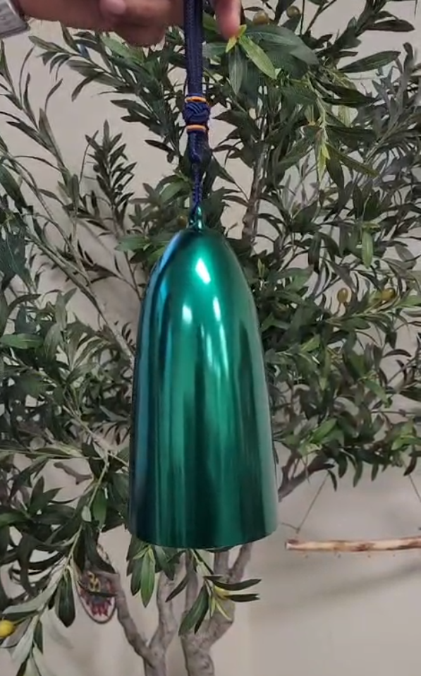 432HZ 4.6" F5 Heart Chakra Crystal Bell Yoga Meditation Clear Crystal Singing Bowl with Striker