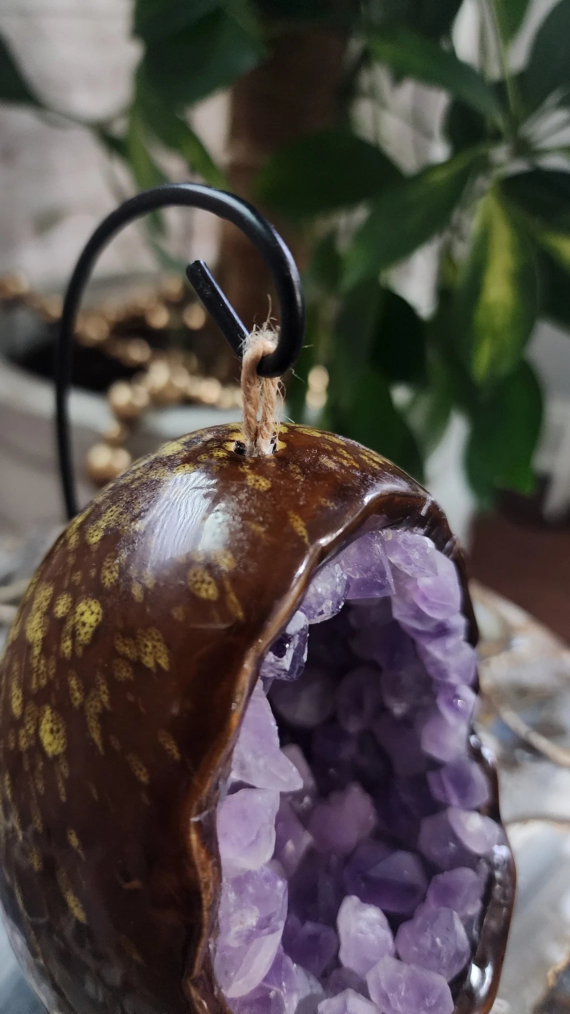 Handcrafted Natural Amethyst Dinosaur Egg Table Lamp - Bedroom LED Night Light and Home Decor Accent - Thecosmicaccess