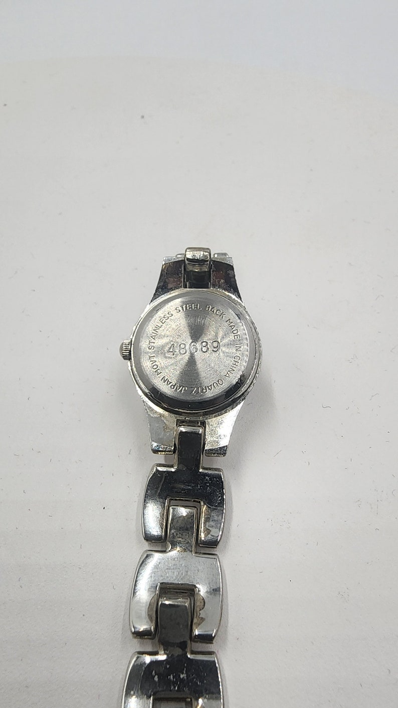 Vintage Women's Watch - Timeless Elegance for Discerning Collectors - Thecosmicaccess