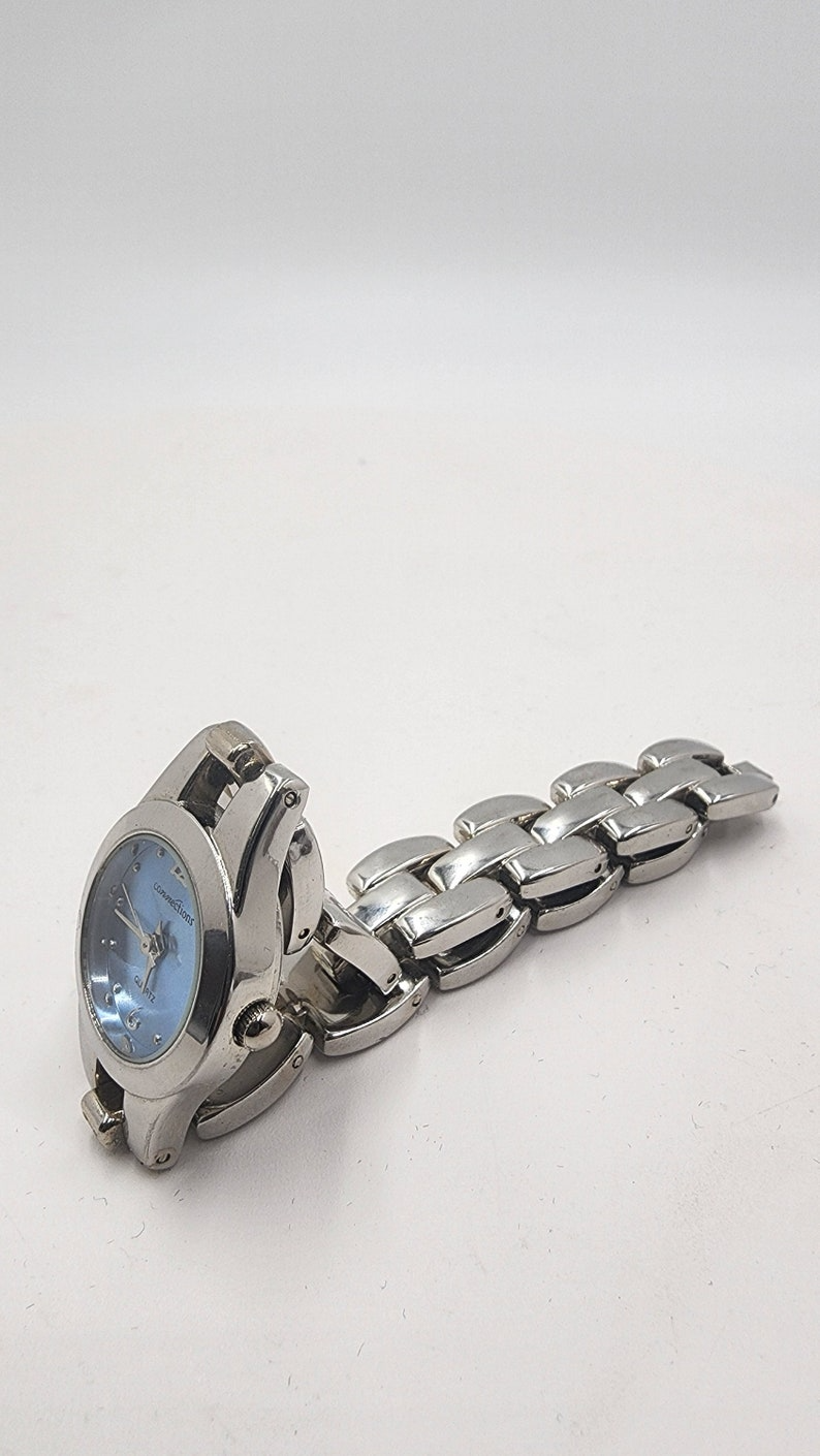 Vintage Women's Watch - Timeless Elegance for Discerning Collectors - Thecosmicaccess