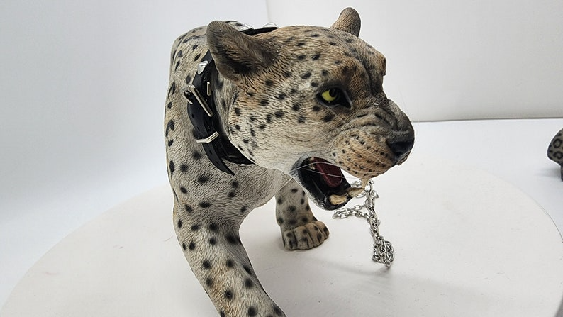Handmade Leopard Statue for Home Décor - Intricately Detailed Resin Decorations for Desk - Thecosmicaccess