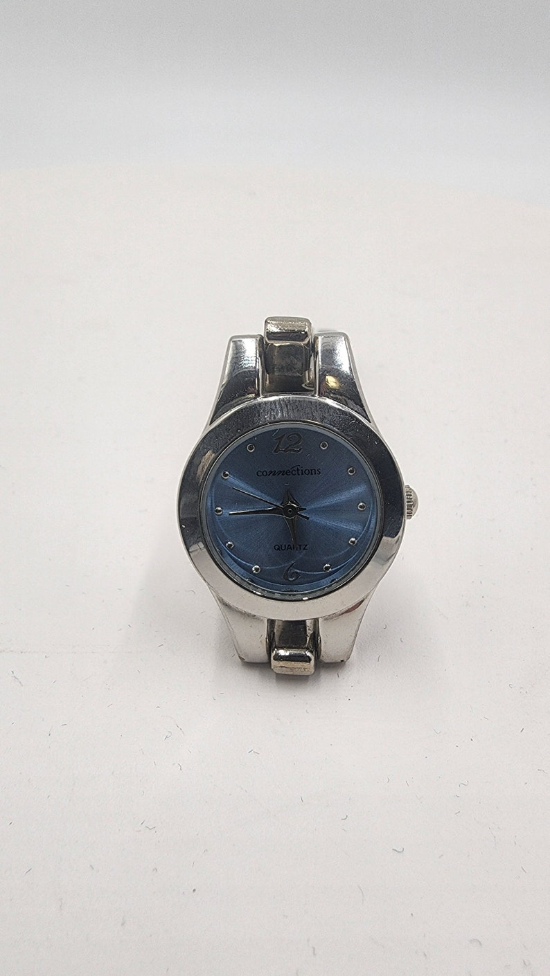 Vintage Women's Watch - Timeless Elegance for Discerning Collectors - Thecosmicaccess