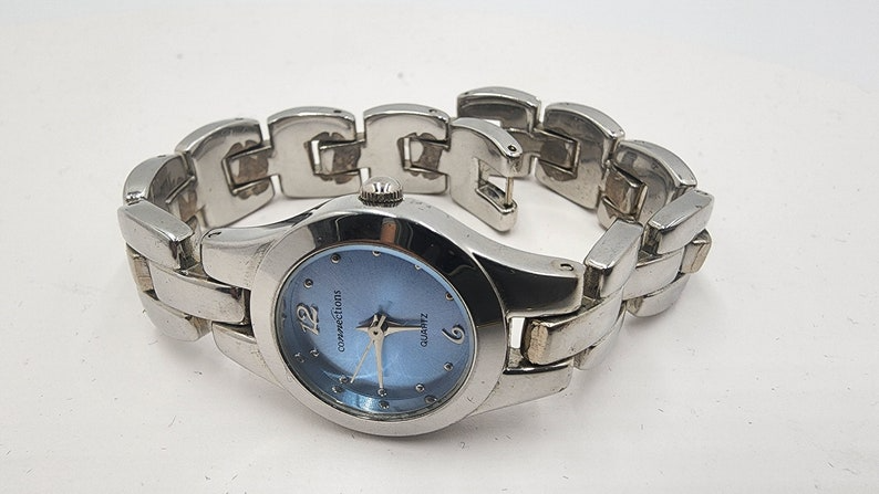 Vintage Women's Watch - Timeless Elegance for Discerning Collectors - Thecosmicaccess